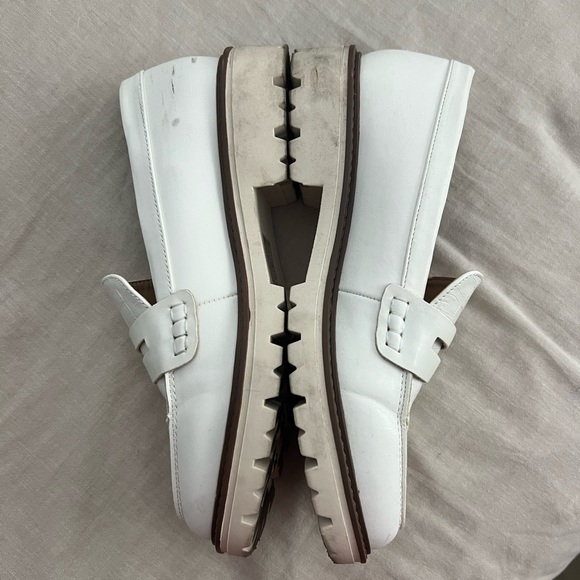 Journee White Croc Loafers - Picture 4 of 8